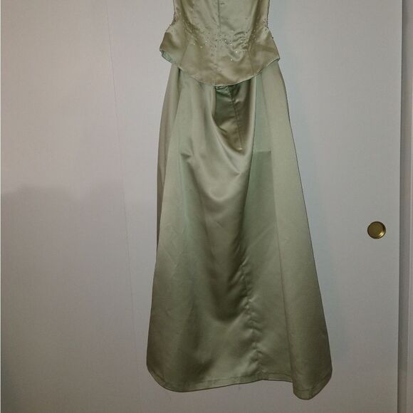 Impressions Satin Lime Green Skirt Set - Picture 6 of 12